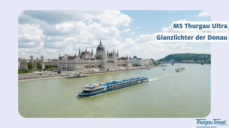 Flusskreuzfahrtschiff MS Thurgau Ultra auf der Donau vor dem Parlament in Budapest