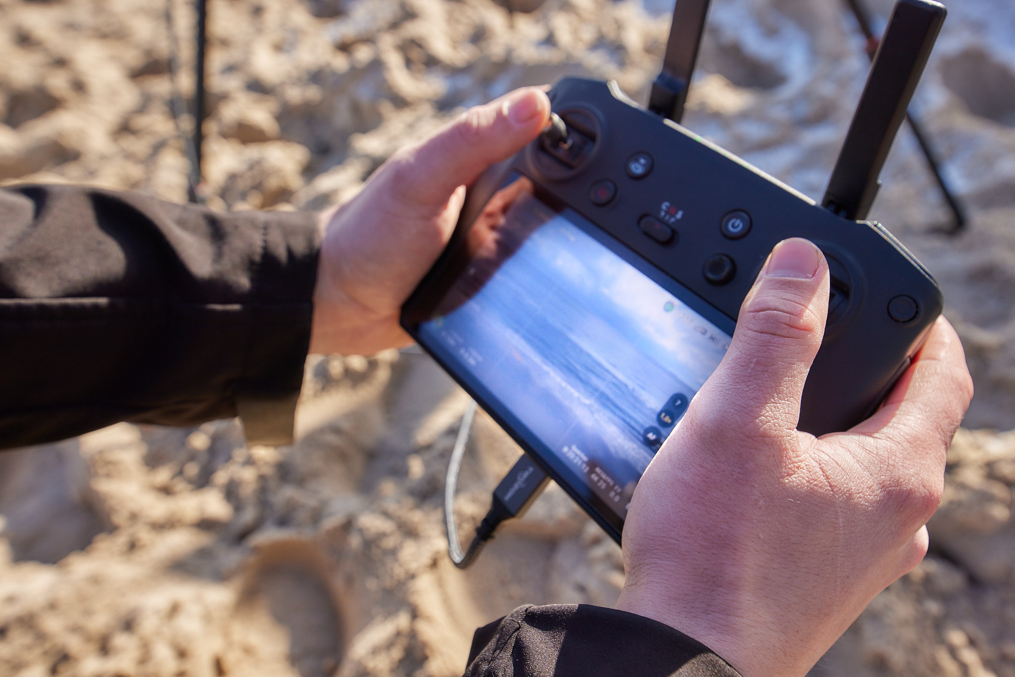 DJI RC PRO Fernsteuerung im Livestream-Modus – Livebild-Übertragung einer FPV-Drohne bei CS-Copter